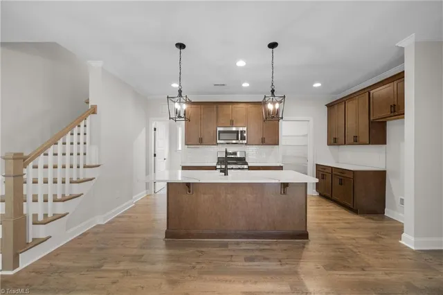 $549,900 | 1736 Eastover Drive, Kernersville, NC 27284