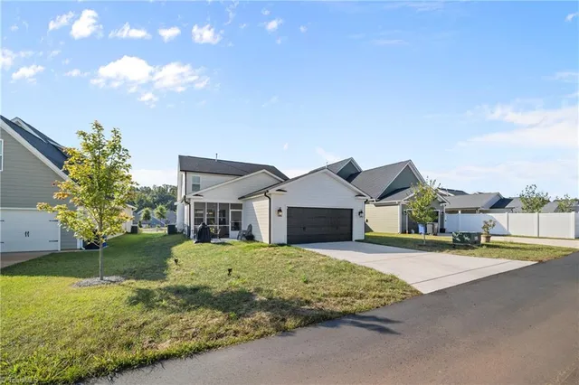 $549,900 | 1736 Eastover Drive, Kernersville, NC 27284