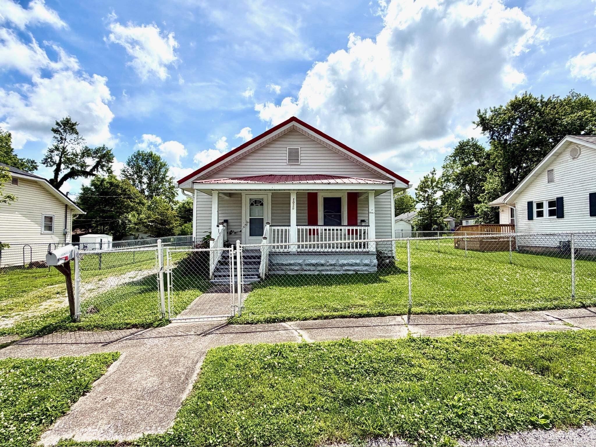 1026 Q Street Bedford, IN 47421 - Photo 4 of 27