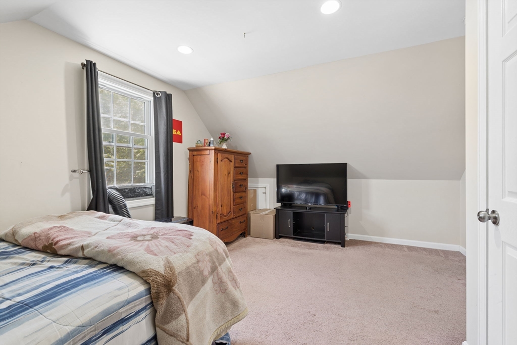 9 Perron Way Lowell, MA 01854 - Photo 24 of 42