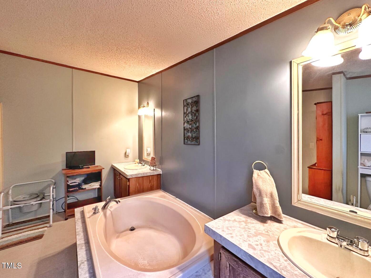 2709 Cliffside Drive Durham, NC 27704 - Photo 32 of 58 1de00795-944a-404c-bcd0-2876d40ea2e6