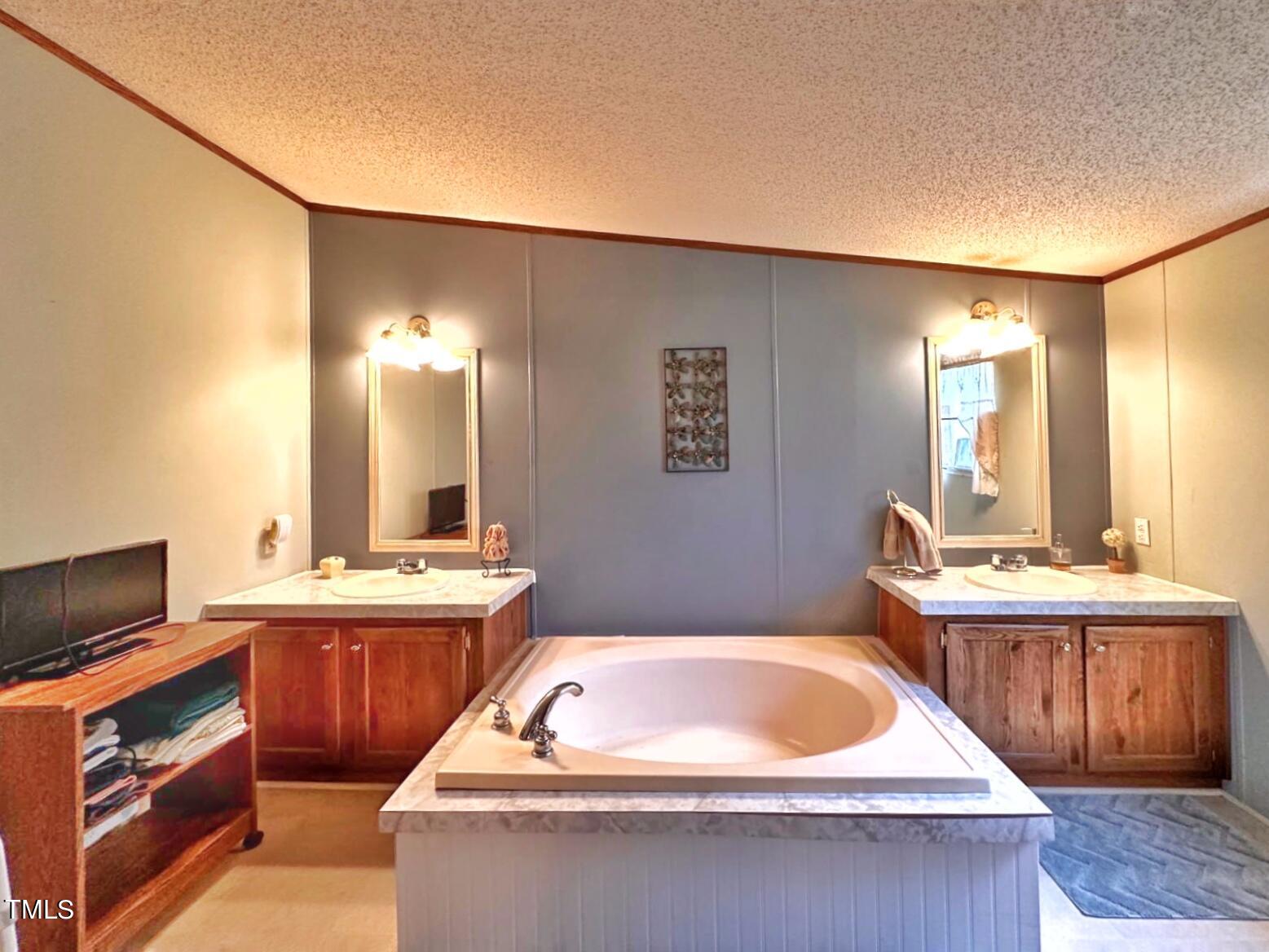 2709 Cliffside Drive Durham, NC 27704 - Photo 33 of 58 575b5147-3e28-4126-bbe8-711a7c271037