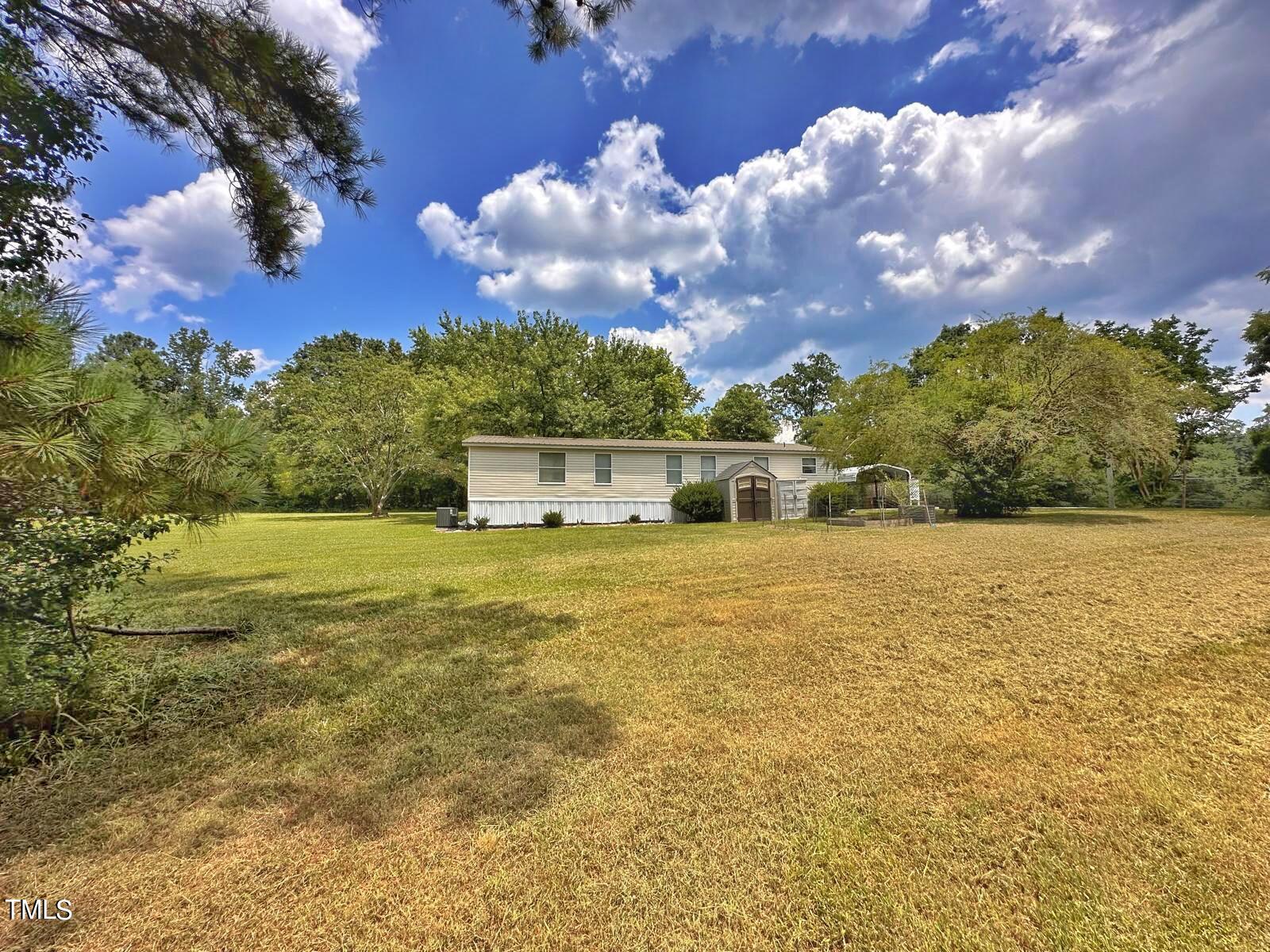2709 Cliffside Drive Durham, NC 27704 - Photo 4 of 58 61add6ea-620f-4b95-bf86-fecf540d7740