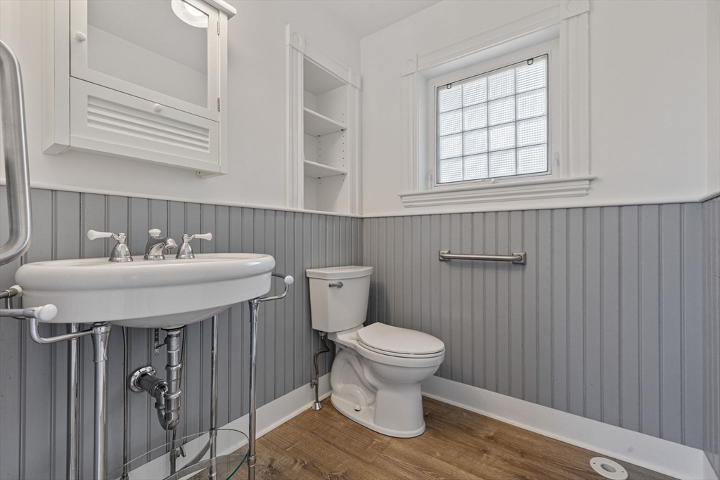 372 Ocean Avenue Marblehead, MA 01945 - Photo 16 of 29