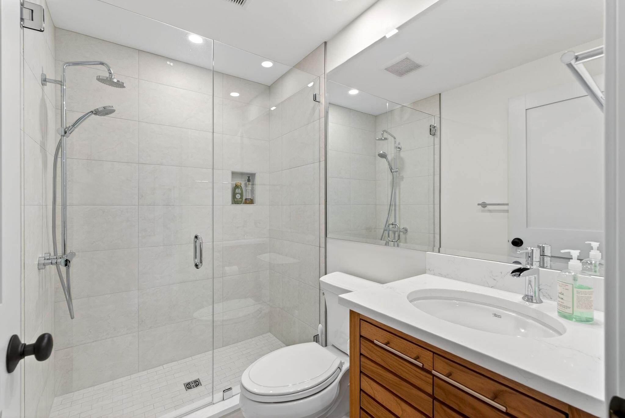 27 East Beach Road, Unit 27 Casco, ME 04015 - Photo 15 of 38 27 E Beach Rd