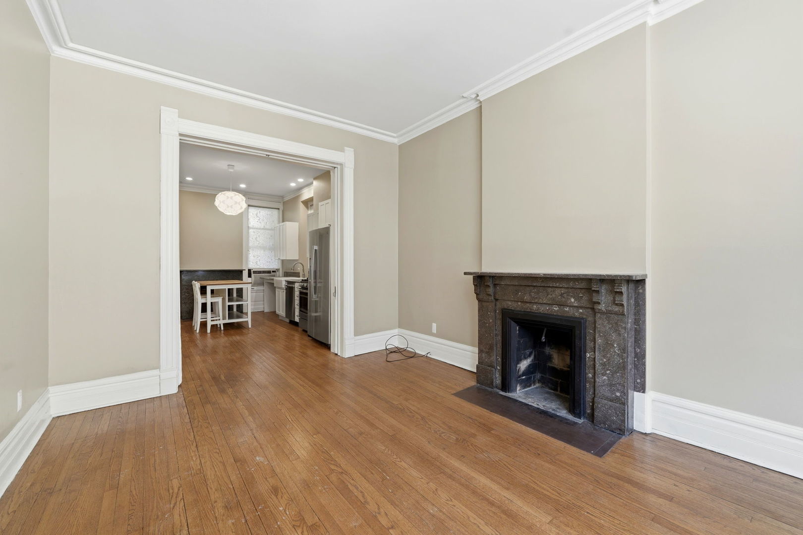 2428 North Geneva Terrace Chicago, IL 60614 - Photo 4 of 44