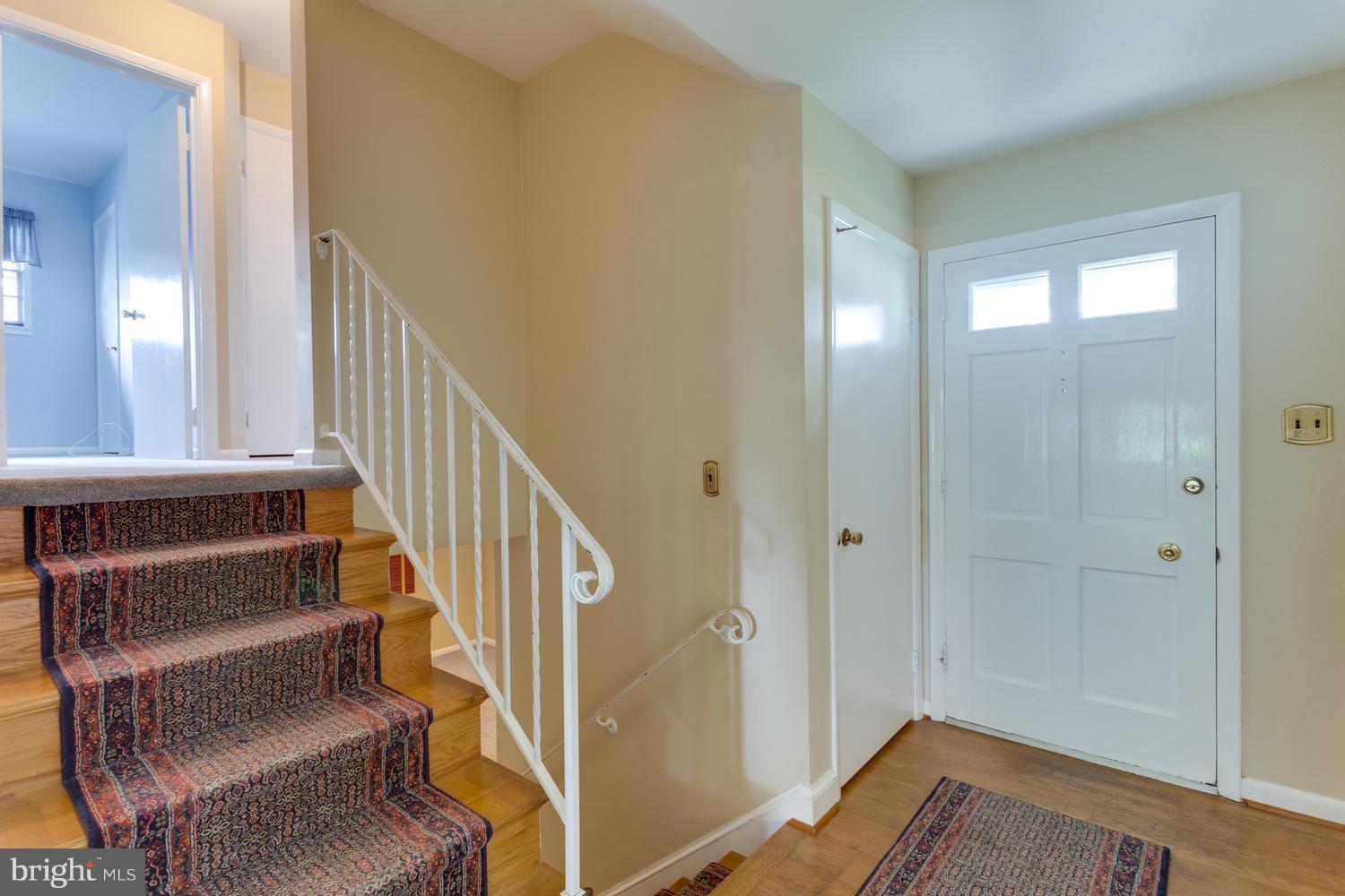 7114 Sea Cliff Road McLean, VA 22101 - Photo 2 of 30 Foyer