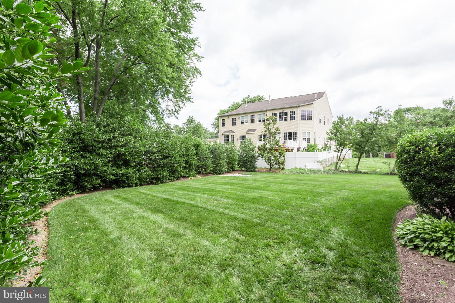7114 Sea Cliff Road McLean, VA 22101 - Photo 29 of 30 Back Lawn