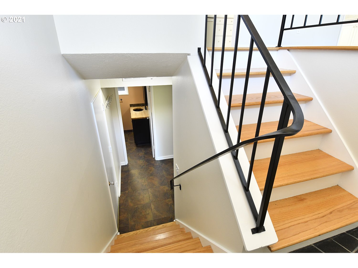 11755 Southwest Ridgecrest Drive Beaverton, OR 97008 - Photo 16 of 32 Gallery Image 16