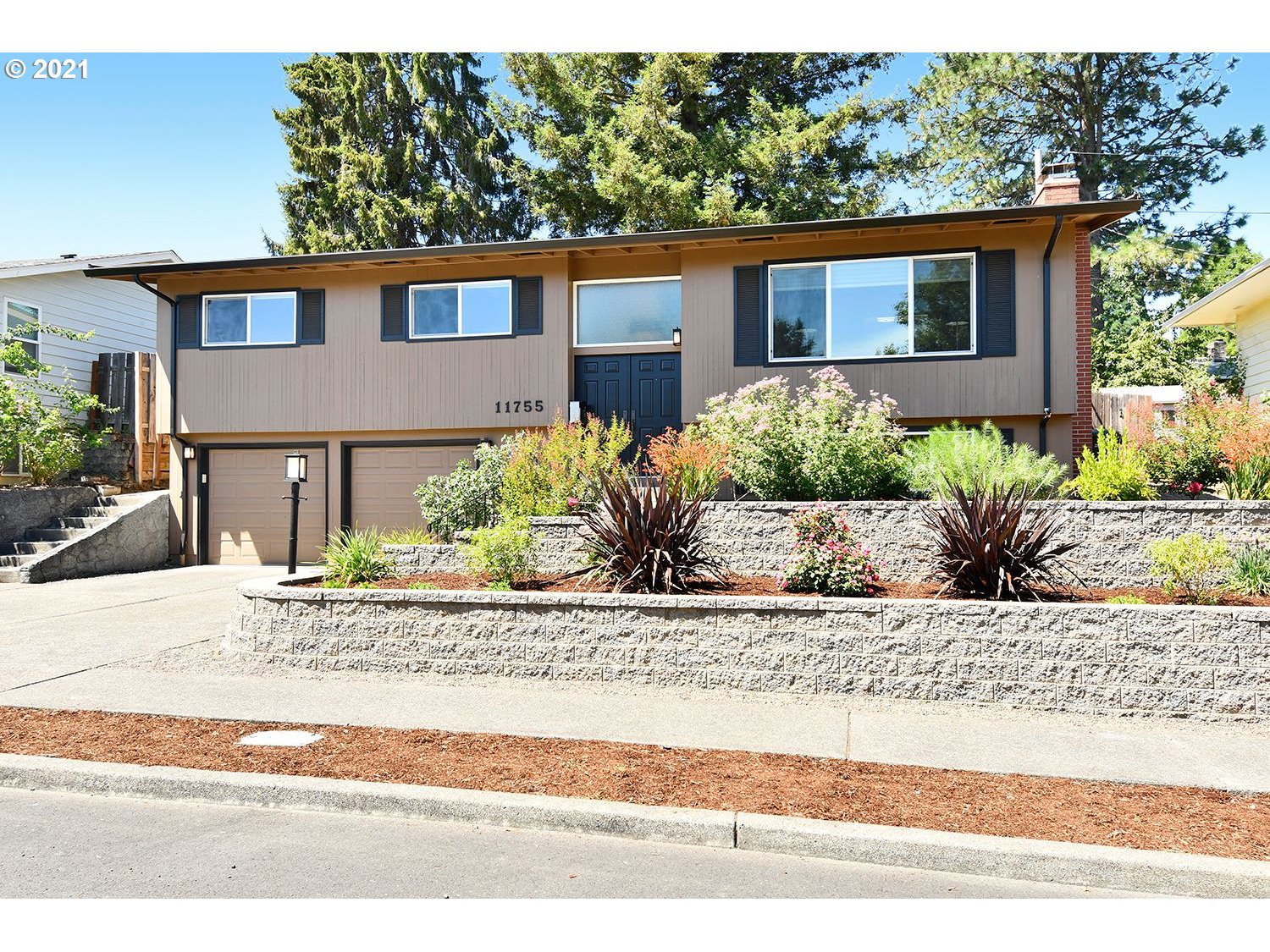 11755 Southwest Ridgecrest Drive Beaverton, OR 97008 - Photo 3 of 32 Gallery Image 3