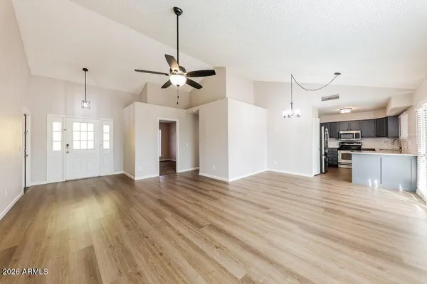 $2,410 | 515 West Montoya Lane, Phoenix, AZ 85027