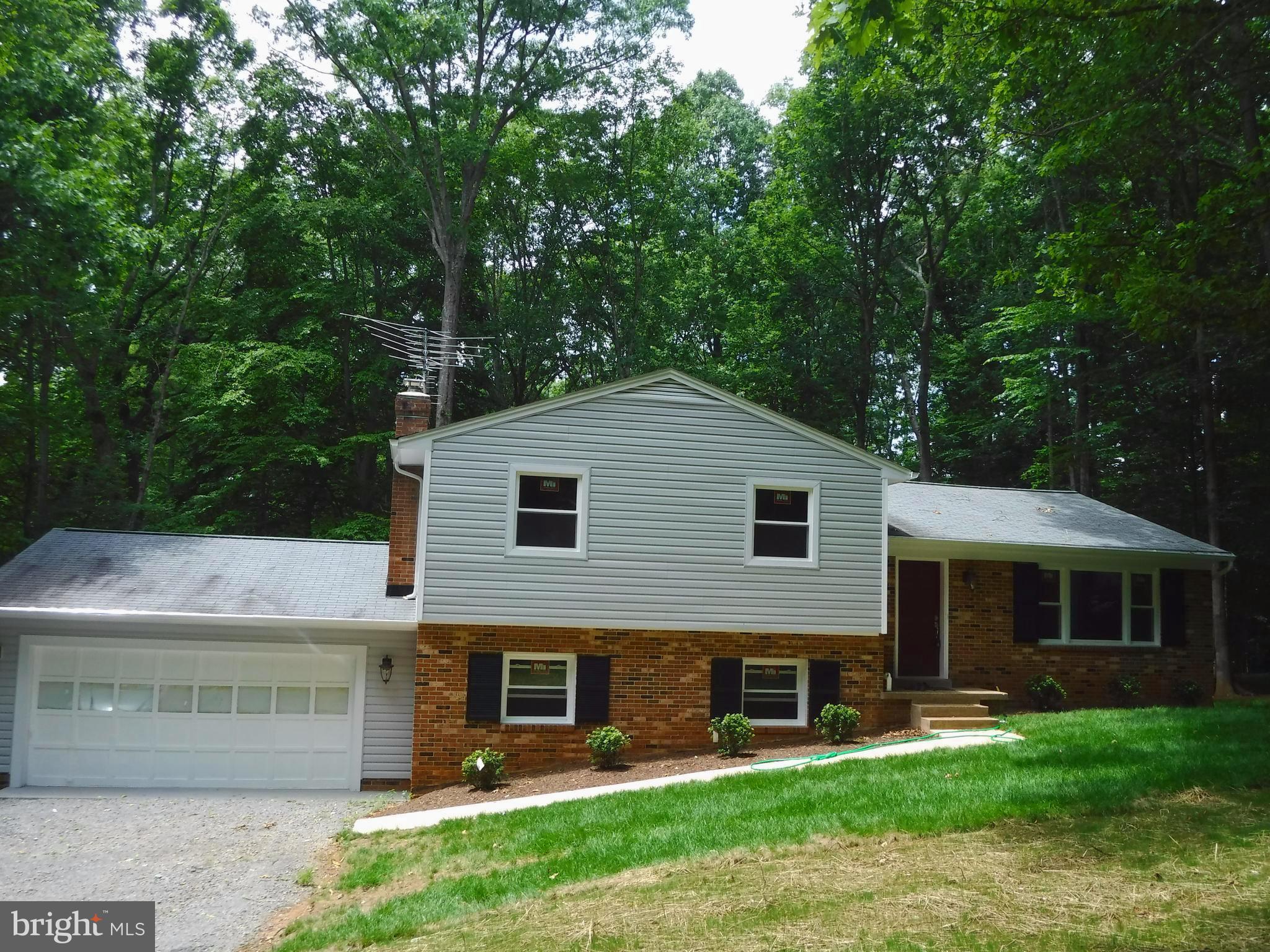 12054 Kahns Road Manassas, VA 20112 - Photo 1 of 30 Front