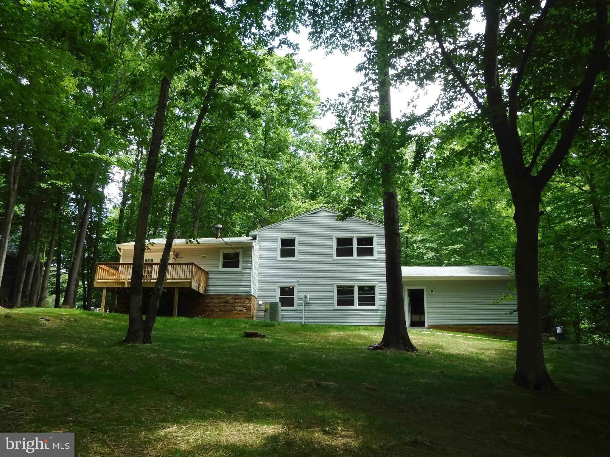 12054 Kahns Road Manassas, VA 20112 - Photo 4 of 30 Rear