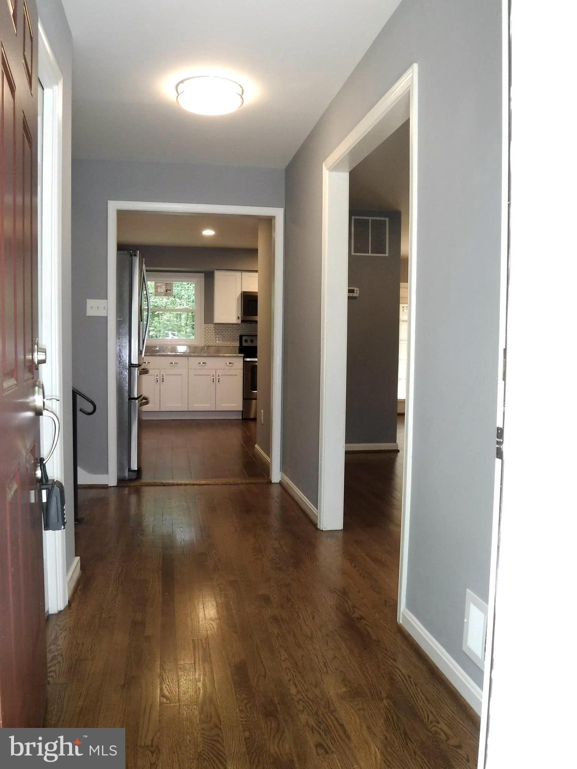 12054 Kahns Road Manassas, VA 20112 - Photo 6 of 30 Foyer