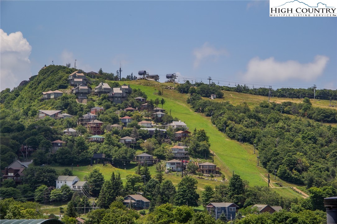 301 Pinnacle Inn Road, Unit 3230 Beech Mountain, NC 28604 - Photo 36 of 40