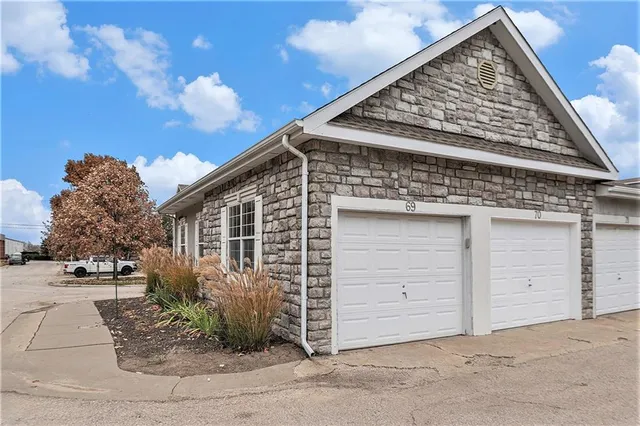 $245,000 | 15967 South Crestview Drive, Olathe, KS 66062