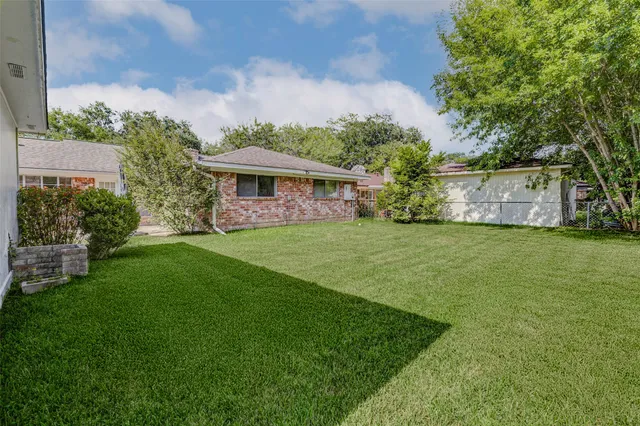 $2,000 | 22223 Hockaday Drive, Katy, TX 77450