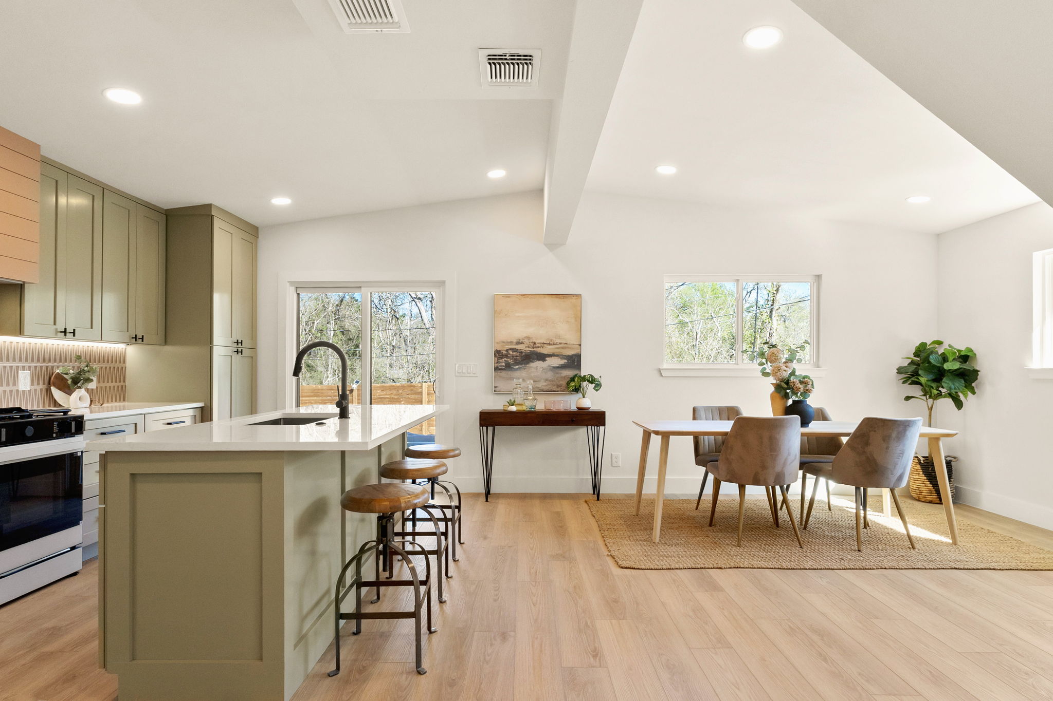 4409 Scottsdale Road Austin, TX 78721 - Photo 11 of 40
