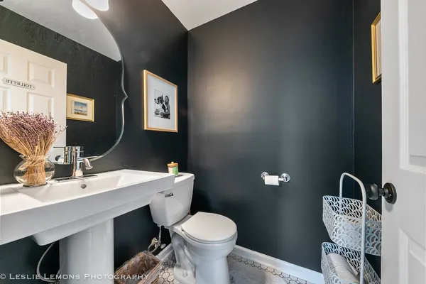 $3,300 | 685 Milton Drive, Naperville, IL 60563