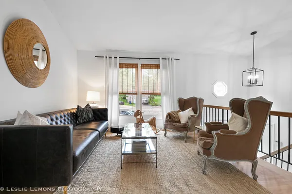 $3,300 | 685 Milton Drive, Naperville, IL 60563