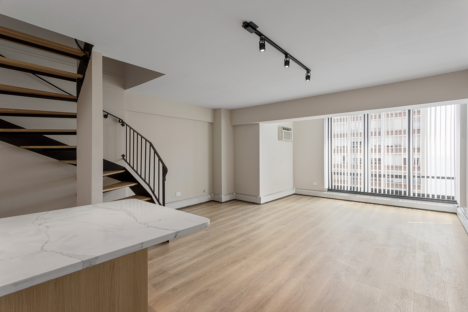 6166 North Sheridan Road, Unit 18G Chicago, IL 60660 - Photo 4 of 24