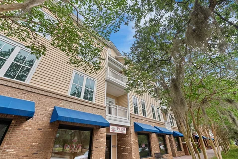$495,000 | 280 Seven Farms Drive, Unit 302, Charleston, SC 29492