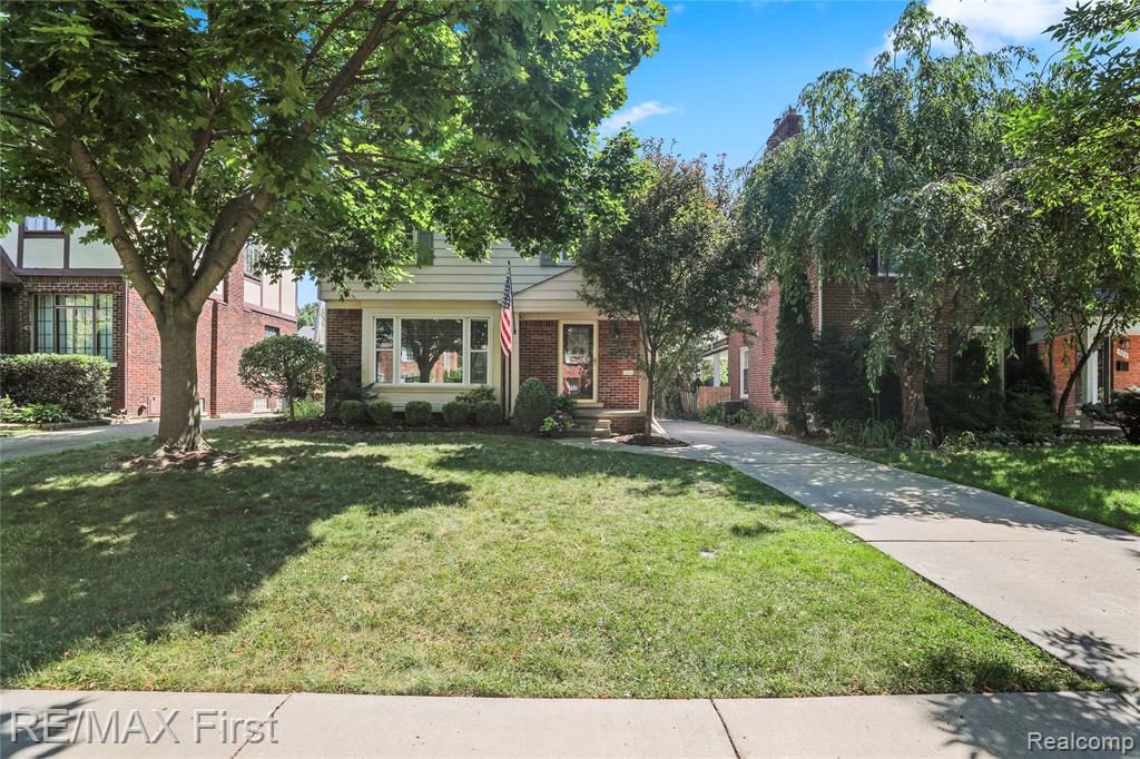 324 Fisher Road Grosse Pointe Farms, MI 48230 - Photo 1 of 22