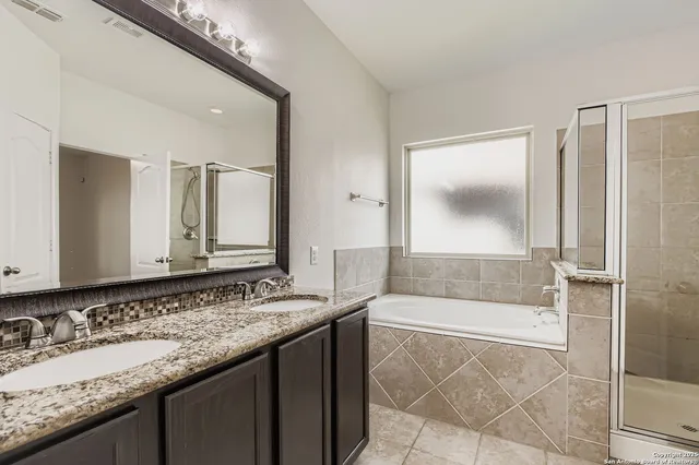 $325,000 | 424 Cactus Flower, Cibolo, TX 78108