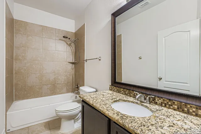 $325,000 | 424 Cactus Flower, Cibolo, TX 78108