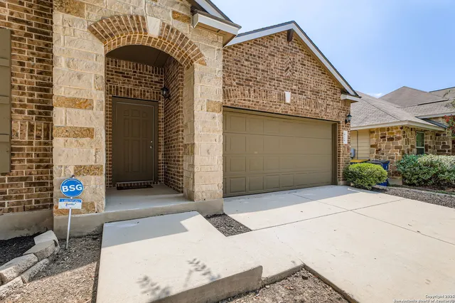 $325,000 | 424 Cactus Flower, Cibolo, TX 78108