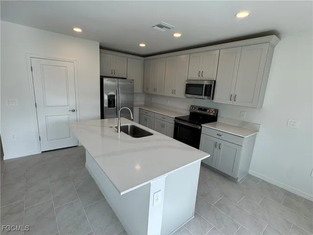 $299,990 | 253 Moonlit Lk Trail, Lehigh Acres, FL 33974