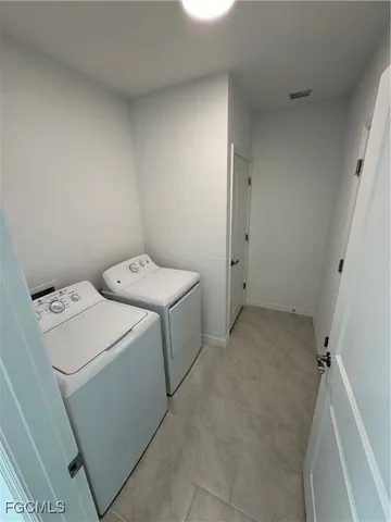 $299,990 | 253 Moonlit Lk Trail, Lehigh Acres, FL 33974