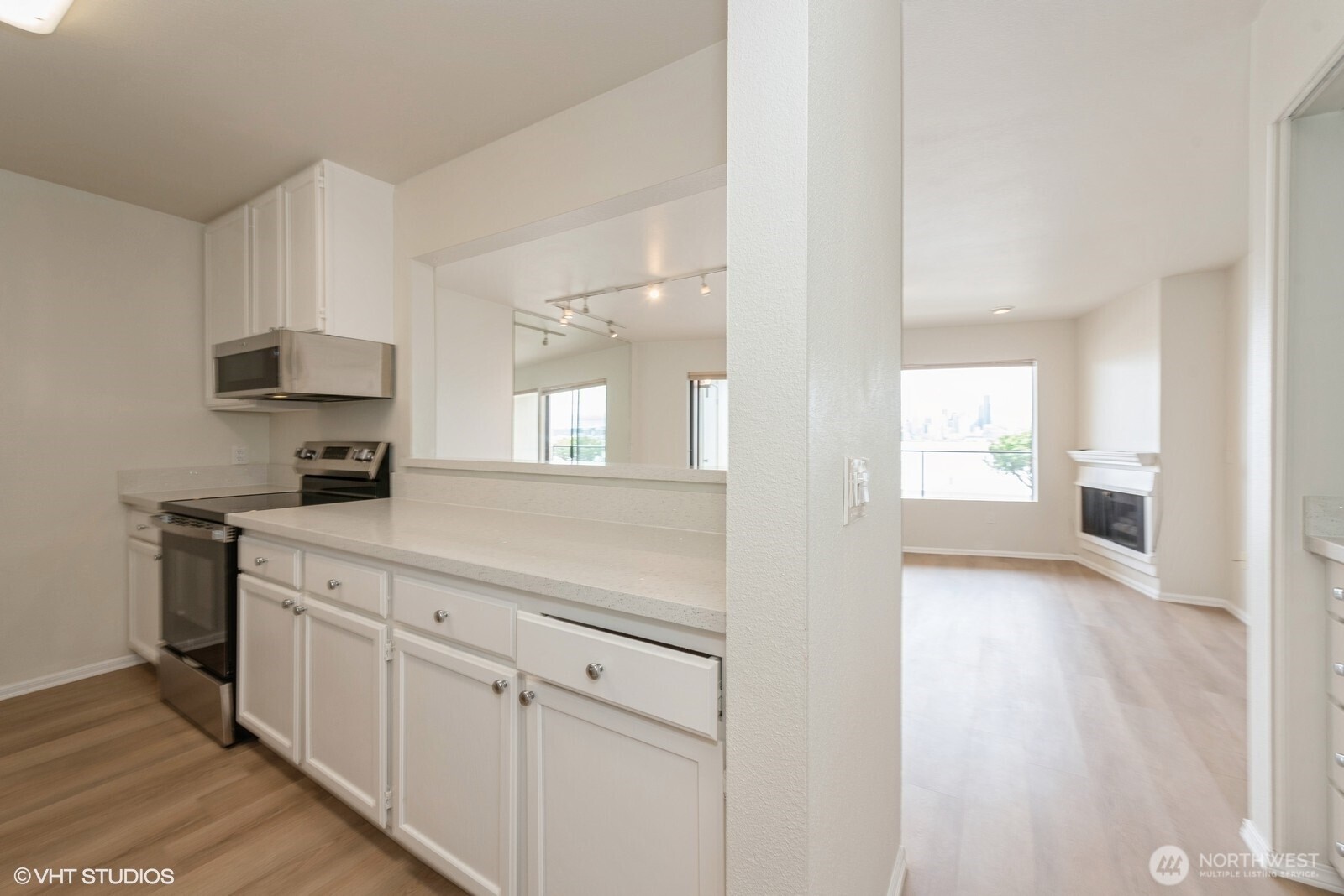 1221 Harbor Avenue Southwest, Unit 105 Seattle, WA 98116 - Photo 6 of 21