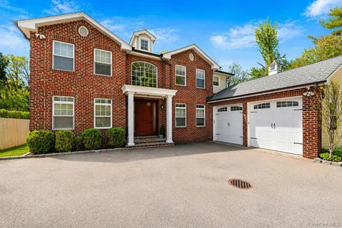 $1,299,000 | 42 Skunks Misery Road, Locust Valley, NY 11560
