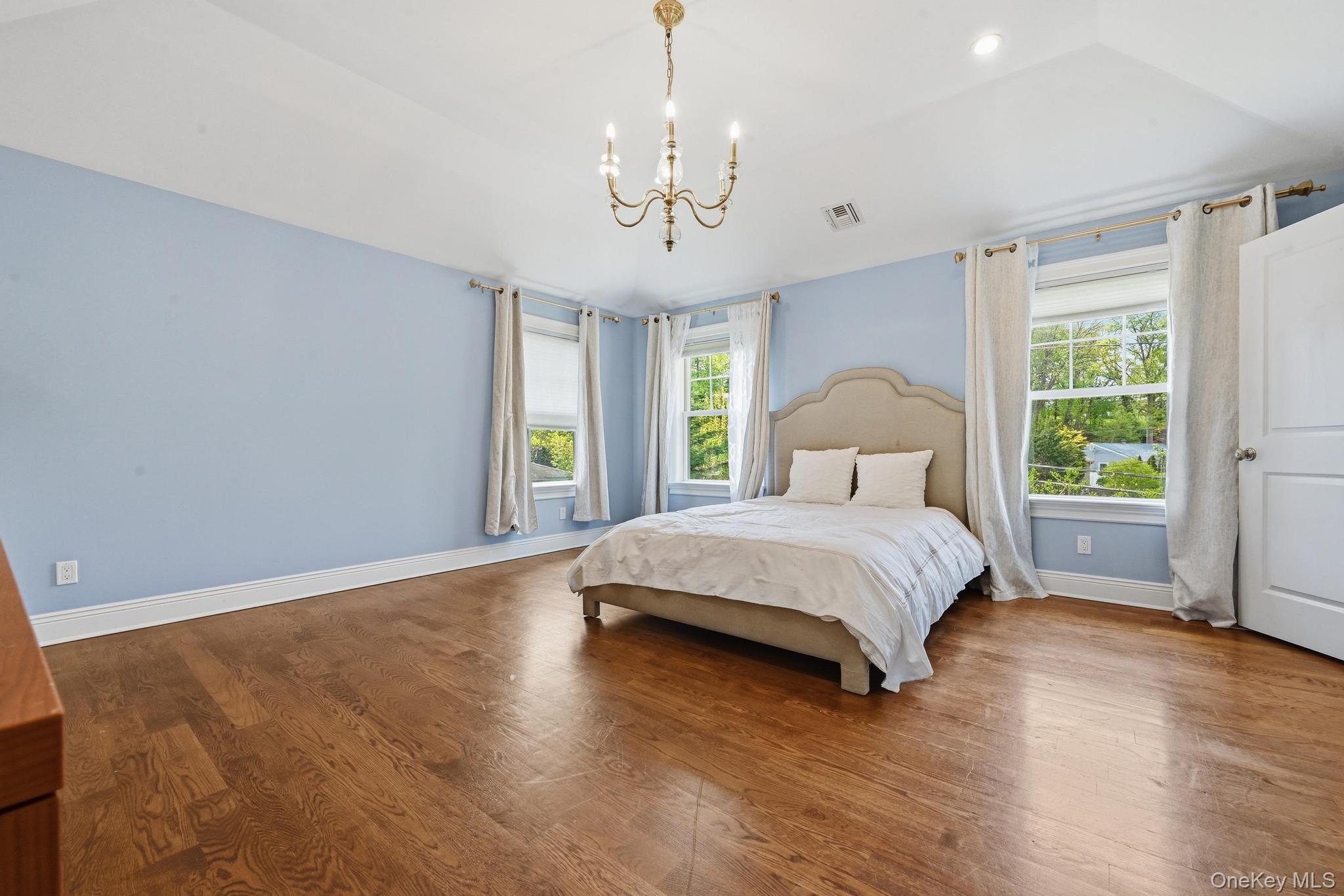 42 Skunks Misery Road Locust Valley, NY 11560 - Photo 25 of 50 Primary Bedroom second view