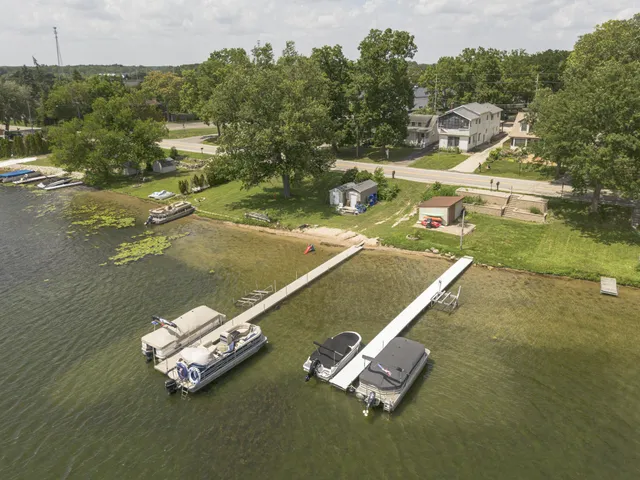 $475,000 | 11994 North Main Street, Whitmore Lake, MI 48189