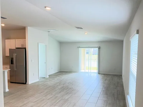 $2,500 | 2318 Allium Roseum Lane, Plant City, FL 33565