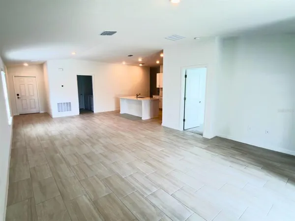 $2,500 | 2318 Allium Roseum Lane, Plant City, FL 33565