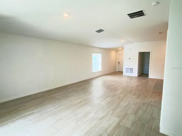 $2,500 | 2318 Allium Roseum Lane, Plant City, FL 33565