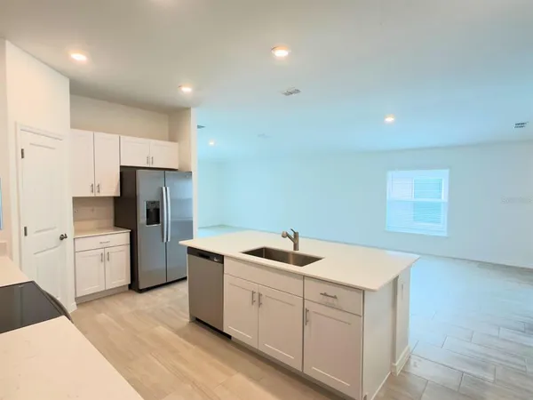 $2,500 | 2318 Allium Roseum Lane, Plant City, FL 33565