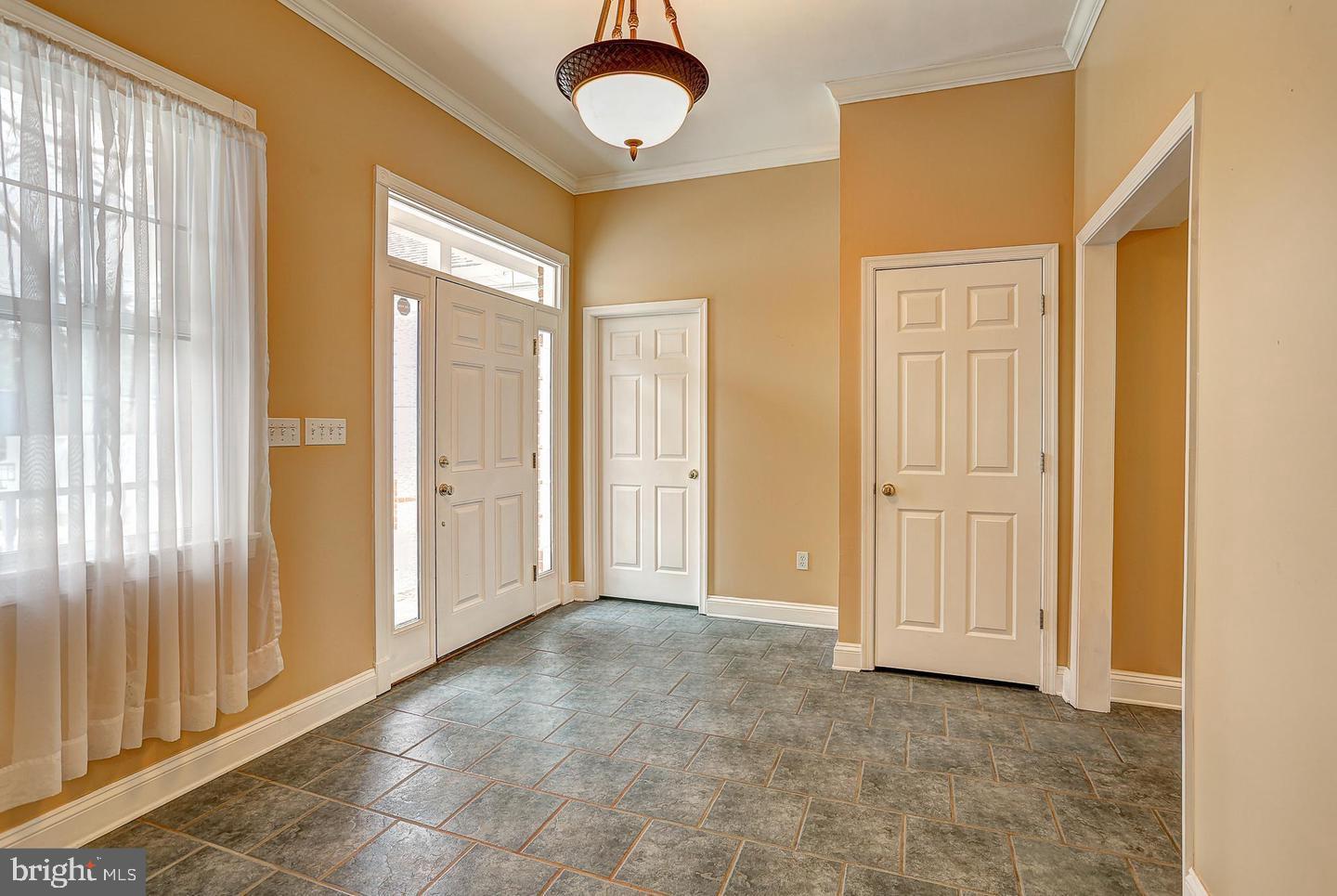 457 Edgewater Road Pasadena, MD 21122 - Photo 9 of 47