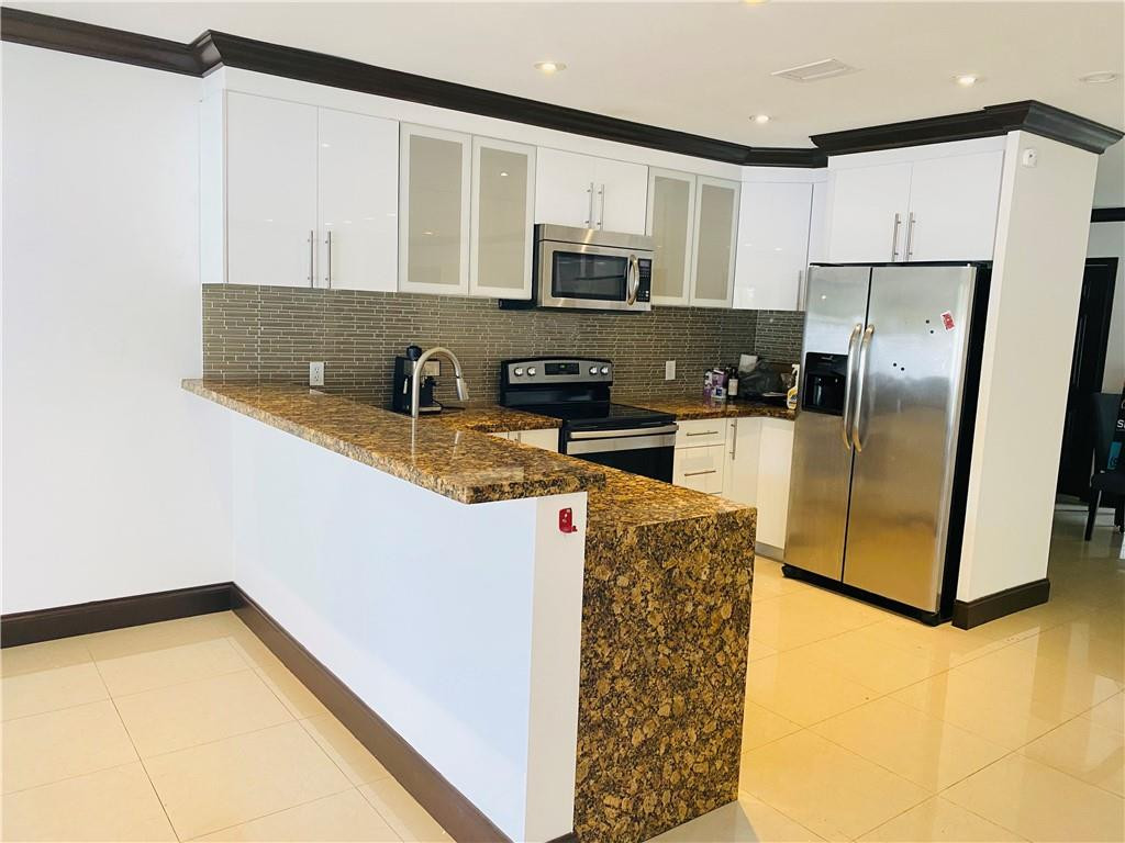 3411 North Park Road Hollywood, FL 33021 - Photo 8 of 35 Photo 8