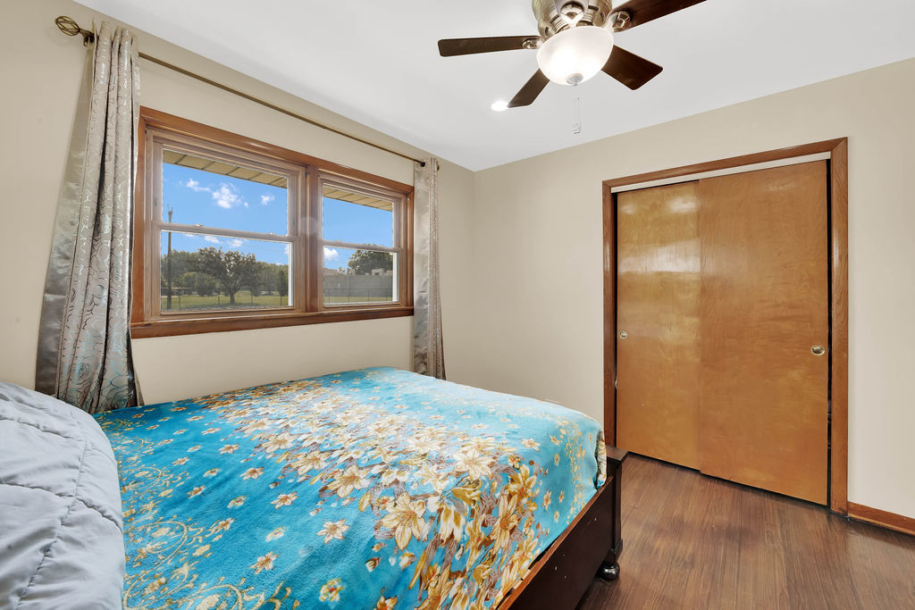 11400 South Ridgeland Avenue Worth, IL 60482 - Photo 6 of 24