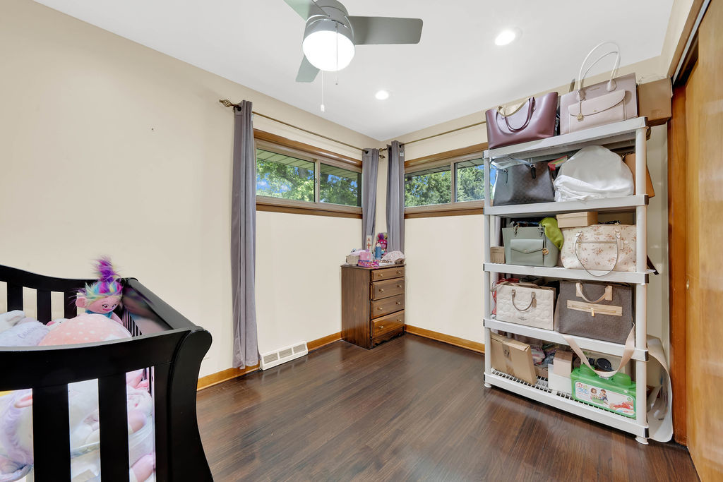 11400 South Ridgeland Avenue Worth, IL 60482 - Photo 10 of 24