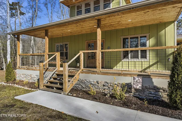 $849,900 | 960 Deerwood Drive, Dandridge, TN 37725