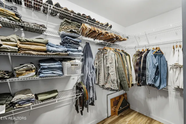 $849,900 | 960 Deerwood Drive, Dandridge, TN 37725