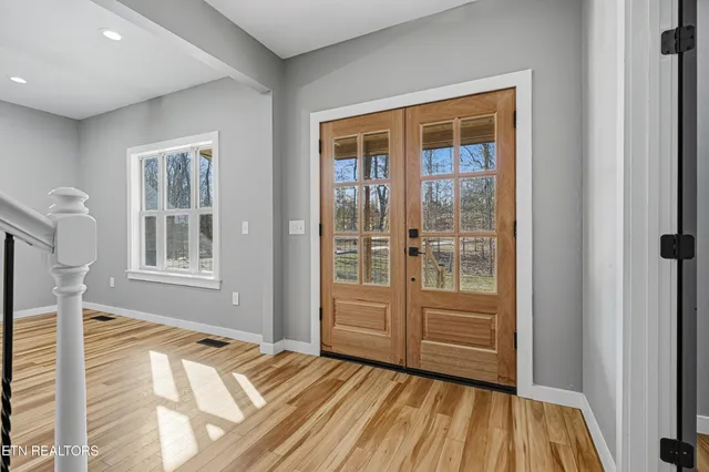 $849,900 | 960 Deerwood Drive, Dandridge, TN 37725