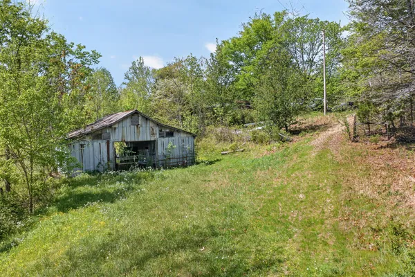 $209,900 | 225 Dale Richardson Lane, Gainesboro, TN 38562