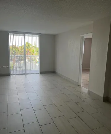 $2,000 | 1251 Northeast 108th Street, Unit 408, Miami, FL 33161