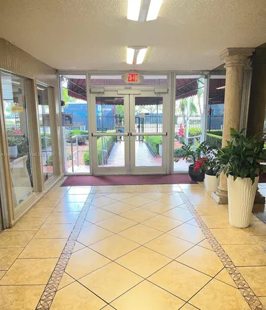 $2,000 | 1251 Northeast 108th Street, Unit 408, Miami, FL 33161